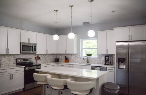 South Haven House | Perfect for Family Vacation Sleeps 22 Hot Tub Private Fire Pit 7BR Game Room