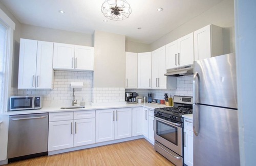 South Hills House | Perfect for Groups & Families | 5BR Home