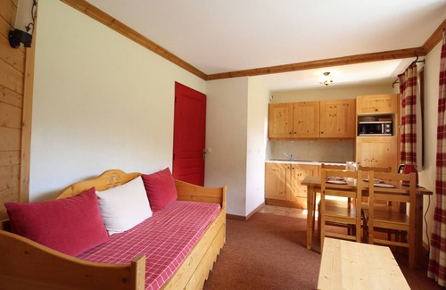 Val Cenis Apartment | Perfect Ski Apartment: 4 Guests, Ski-in/Ski-out with Pool Access