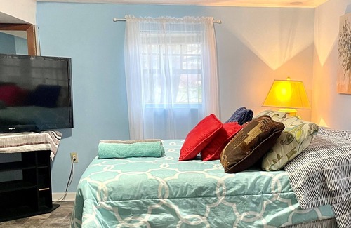 Radcliff Apartment | Perfect getaway and 4 minutes to Fort KnoxQuiet, safe with a beautiful garden