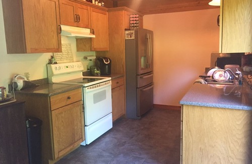Blossvale House | perfect getaway near sylvan beach! 2 night minimum