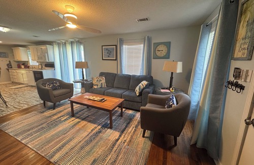 Pensacola House | Perfect Location Cottage 2-bedroom in Pensacola