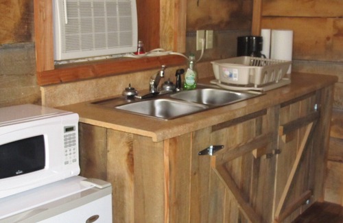Murfreesboro Cottage | Perfect Location for Diamond Hunters! Pet Friendly!