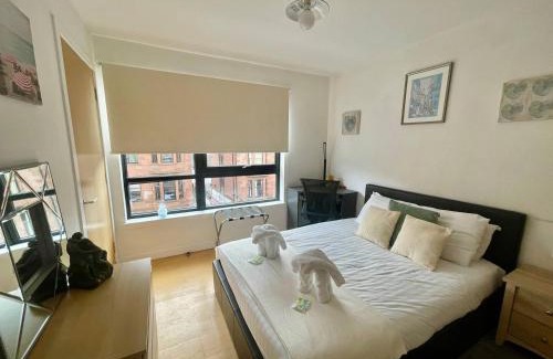 North West Apartment | Perfect Location in Heart of Glasgow West End Pass the Keys