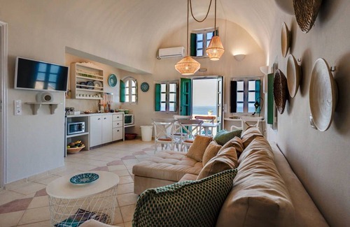 Kamari Villa | Perfect Santorini Villa | 2 Bedrooms | Michelangelo Beach Villa | Outdoor.