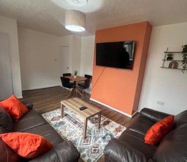 Telford House | Perfect stays Telford 4 bed
