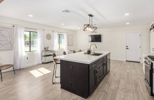 Alhambra House | Perfect Super Bowl and PGA home! Centrally located