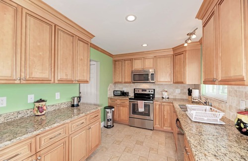 Venice Gardens House | Perfect vacation home 3 miles from beach.