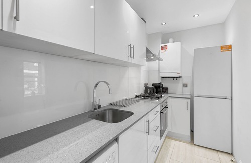 Balham Apartment | Perfectly Located 2BR Apartment in Balham