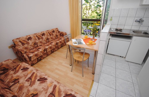 Kastel Stafilic Apartment | Perkovic Apartmani Zeljko is situated In Kastel Stafilic
