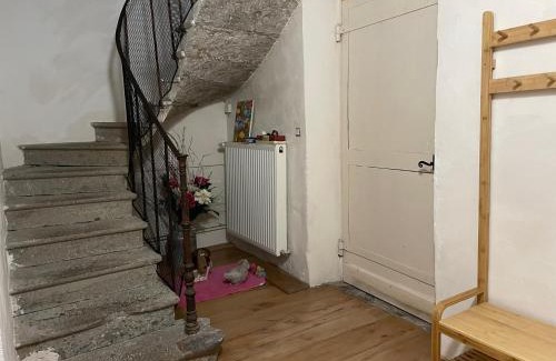 Billom House | Perle de lune