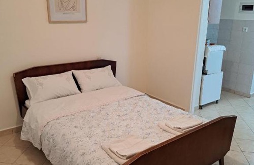 Nea Kios Apartment | Persefoni's Room