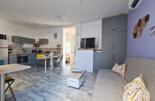 Valras-Plage House | « Pescadhome » Maison Rénovée 2024. Centre Valras, Plage à 130m, Climatisation