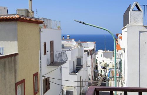 Peschici Apartment | Peschici Central Room - vista mare
