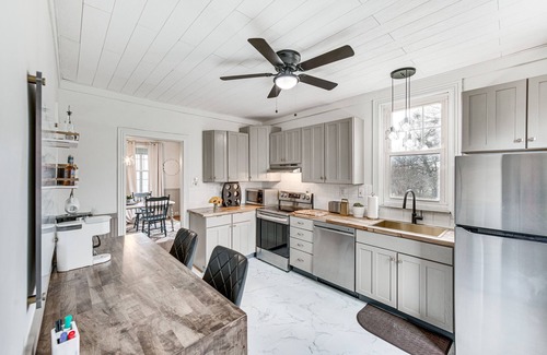Rossville House | Pet & Family Friendly! Home w/Fenced Yard + Deck