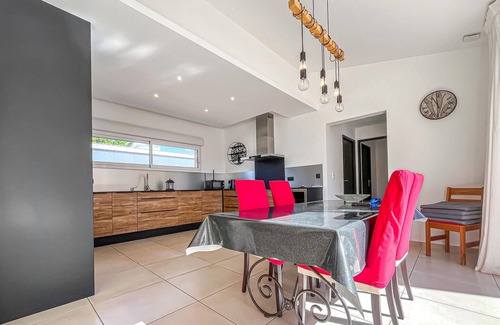 Serviers-et-Labaume House | Pet friendly home in Serviers-et-Labaume