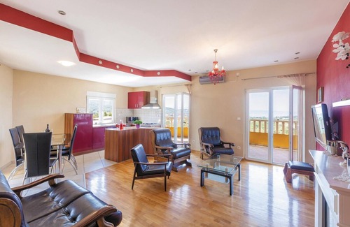 Zrnovnica Apartment | Pet friendly apartment in Zrnovnica