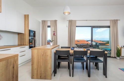Milcetici Apartment | Pet friendly apartment in Malinska