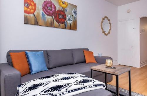 Sandy Hill Apartment | Pet-friendly Apartment - Steps to Rideau Centre