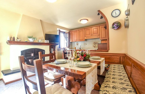 Camaiore House | Pet friendly home in Casoli