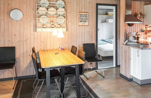 Hejlsminde Strand House | Pet friendly home in Hejls with kitchen