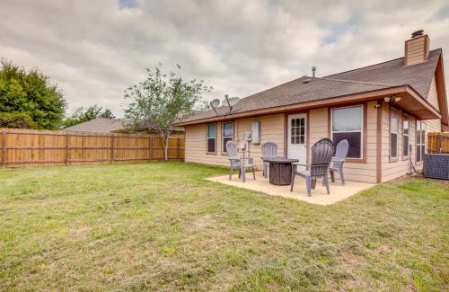 Bryan House | Pet-Friendly Texas Retreat with Fenced-In Yard!