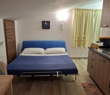 Castel Sant'Elia House | Peter's apartment - intero appartamento con balcone