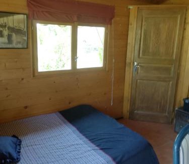 Molesme Ski Chalet | petit chalet dans verger et village Historique