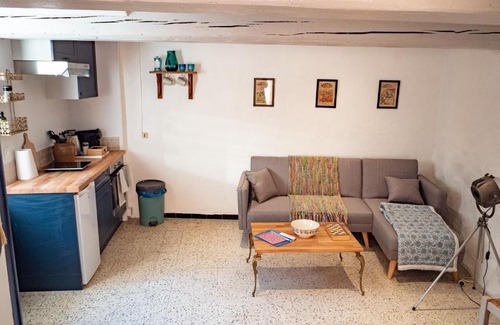 Verzeille House | Petite home in peaceful village, near Carcassonne.