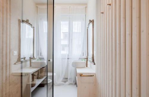 Brescia Antica Apartment | Petite Suite Vittoria - Brescia City - by Host4U