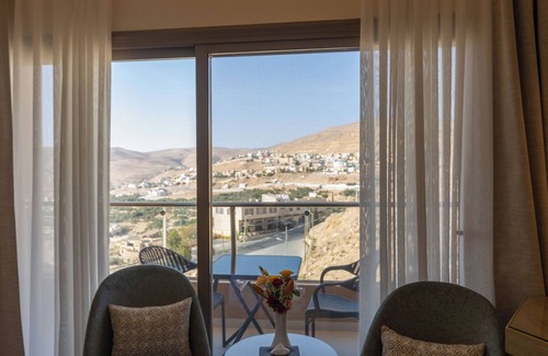 Wadi Musa Hotel | Petra Legacy Luxury