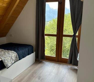 Theth House | Petriti theth