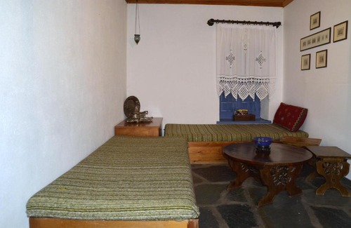 Fragades House | Petroto house