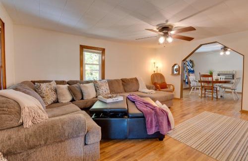 Toledo House | Pets Welcome Tranquil Retreat with Yard in Jewett!