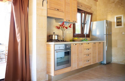 Selakano House | Pezoulia