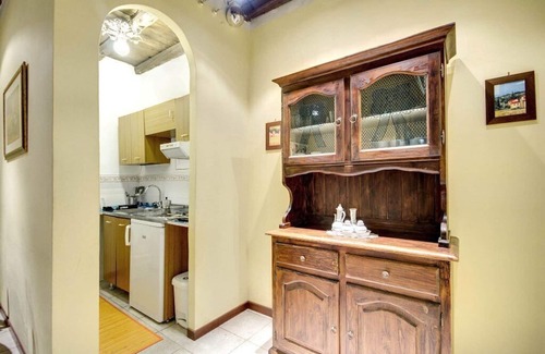 Rione VI Parione Apartment | PF Apartment 2 Bedroom- and you're in Piazza Navona CIN:IT058091C2SLMC5MBC