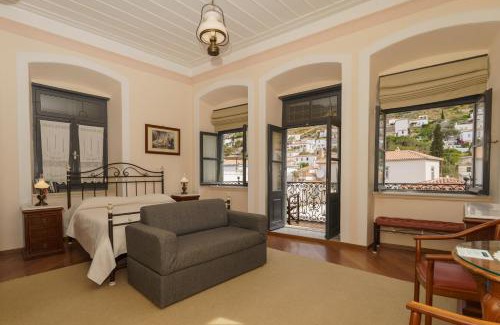 idhra House | Phaedra Hotel