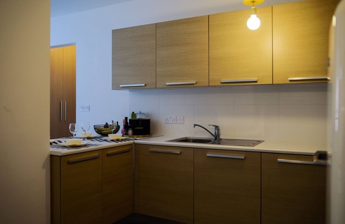 Lykabittos Villa | Phaedrus Living: City Luxury Flat Anemone 103
