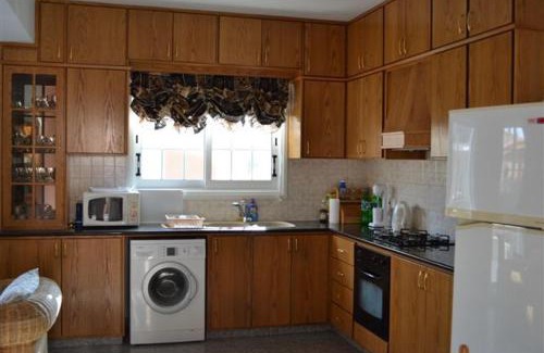 Oroklini Apartment | Philippou Beach Villas & Apartments