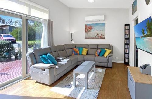 Cowes Villa | Phillip Island Villa - R a m a d a Resort