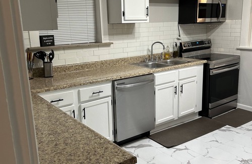 The Southampton House | Picture A City View