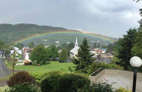 Mauricie House | Picturesque Village - Holiday Home with Garden Views