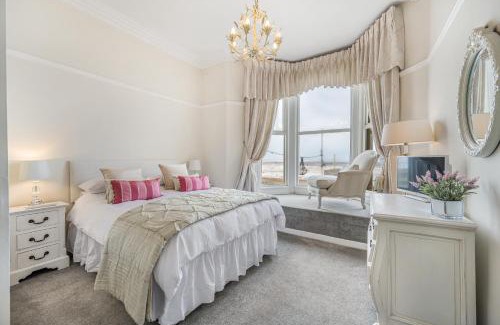 Blackpool Town Center House | Pier View House