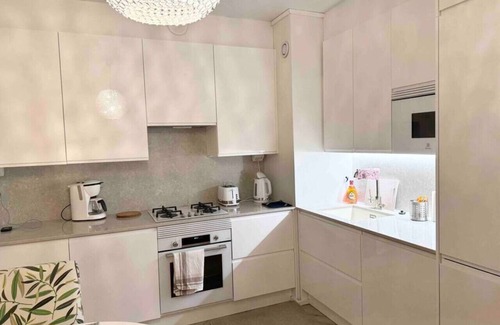 Koillinen District Apartment | Pihlajisto 7th floor with view, free parking