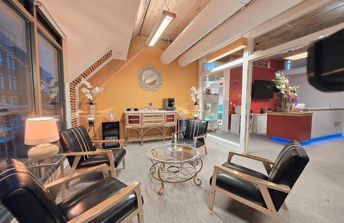 Belltown Apartment | Pike Market Millionaire’s Escape – 2BR Sky Summit