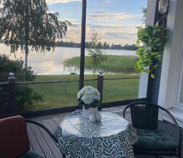 Eurajoki Ski Chalet | Pikkuhelmi-huvila