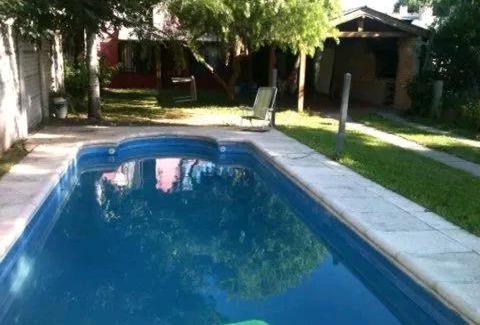 Grand Bourg House | pileta,quincho,parque hasta 8 personas cerca panamericana, mascotas no fiestas, con seña únicamente, confirmar x mensaje de whatsap