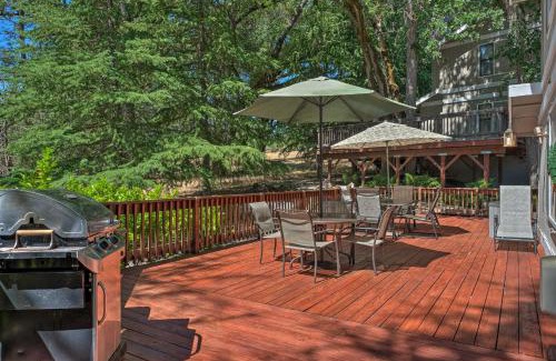 Groveland House | Pine Mountain Lake Haven with Spacious Deck!