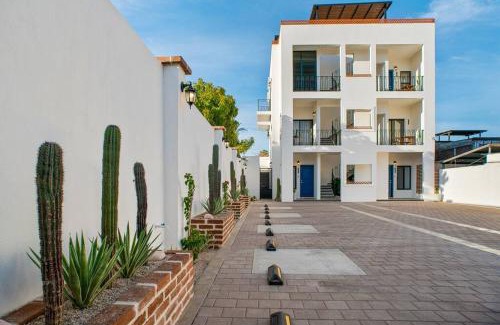 La Paz Apartment | Pineda Suite # 202 with parking and housekeeping