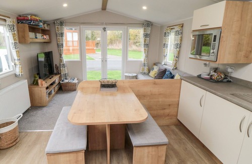 Cayton Bay Cottage | Pines 30